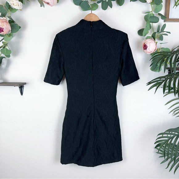 Elliatt NWT Imaginative Mini Dress in Black Size Small - Picture 6 of 6